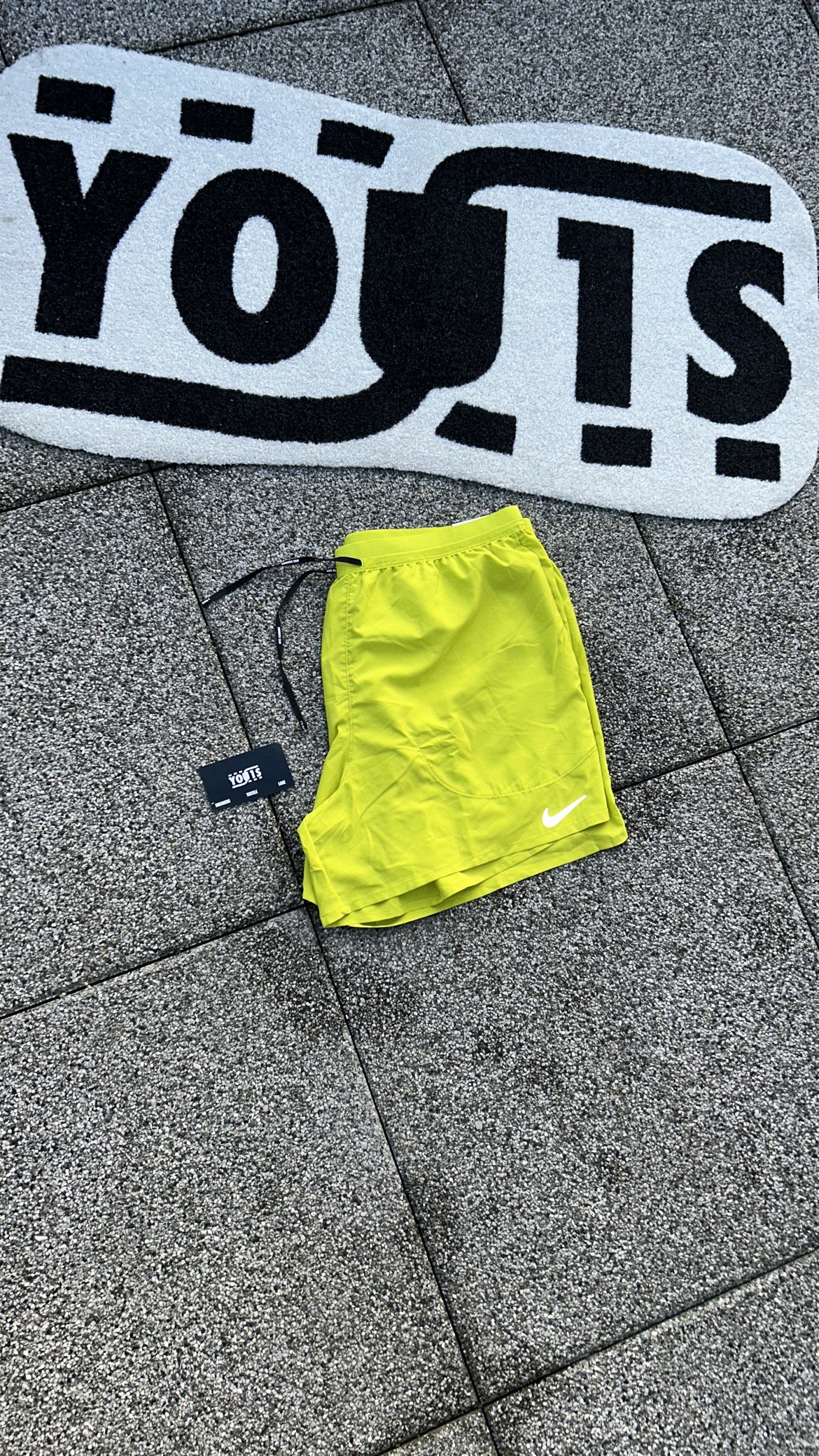 Short nike Miler jaune