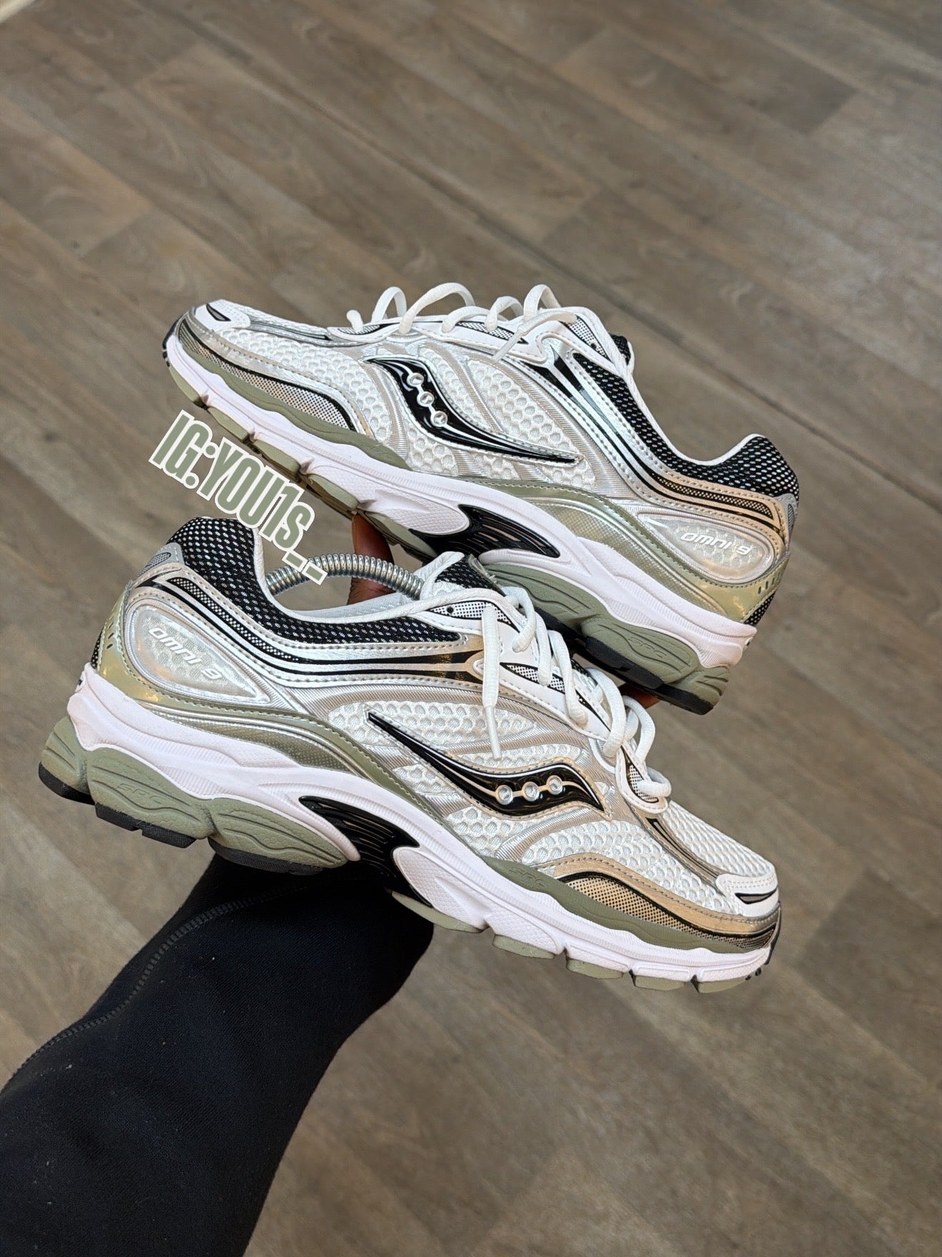 Omni 9 Kaki White