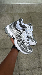 Saucony Progrid Omni 9 — Silver / Grey