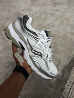 Omni 9 Kaki White