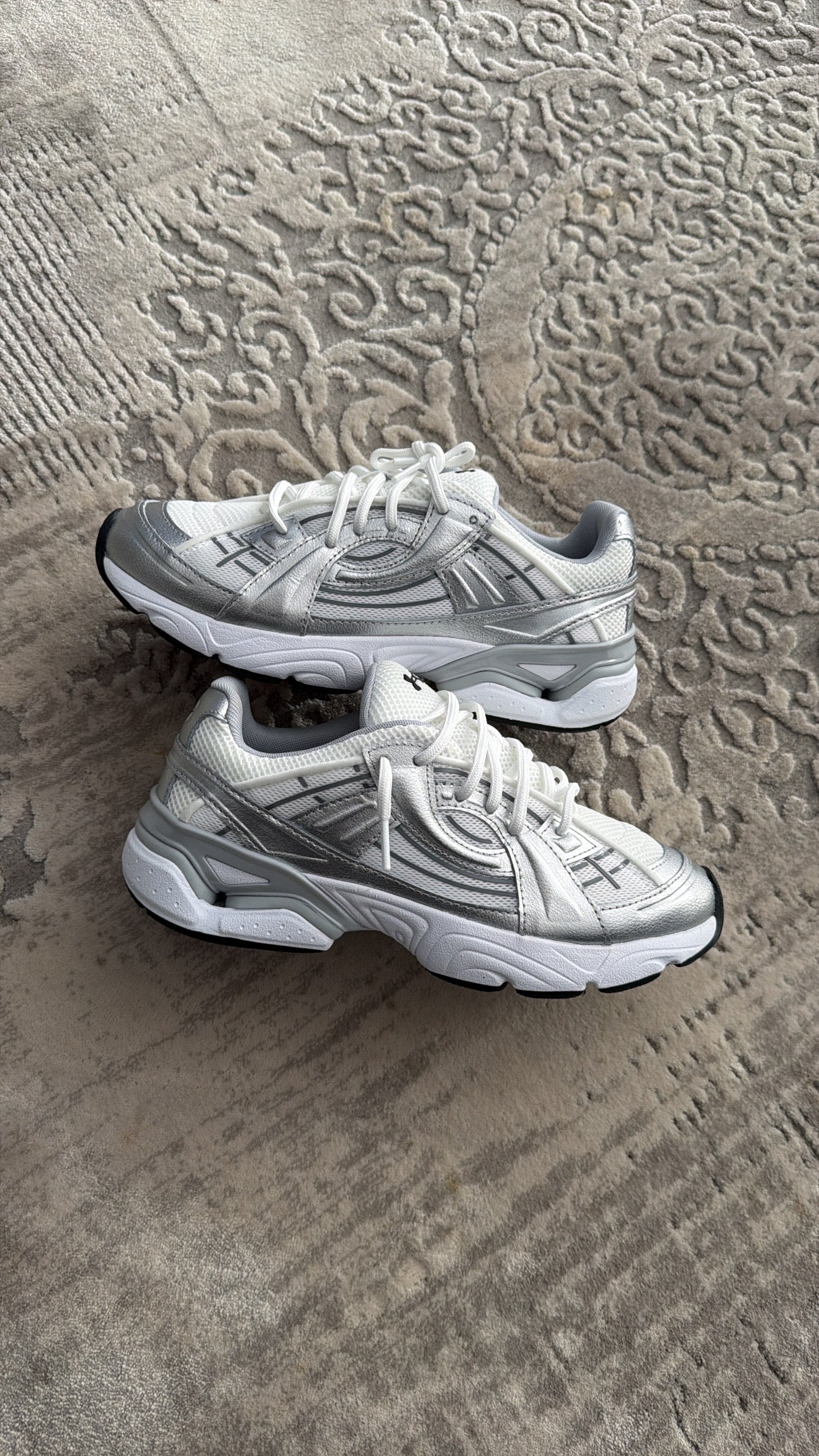 Under Armour Sola Chrome — White / Silver